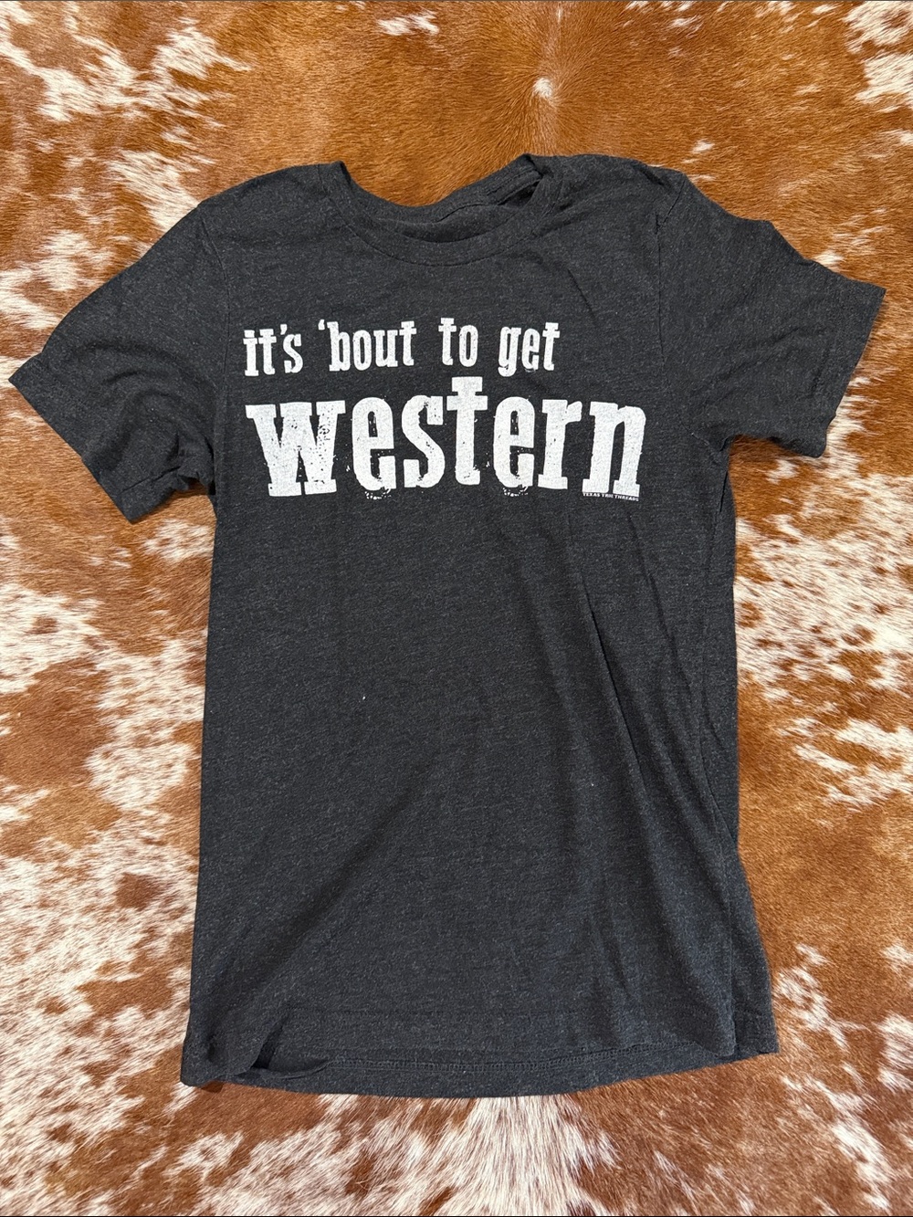 Charcoal Women's Graphic Tee - 'It's 'Bout to Get Western'